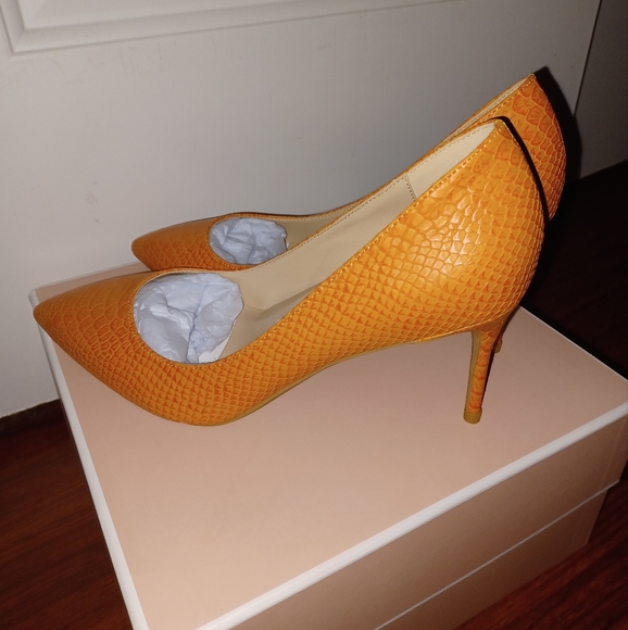 Orange Cream Sicko Pumps | Various Heights - Picture 3 of 4